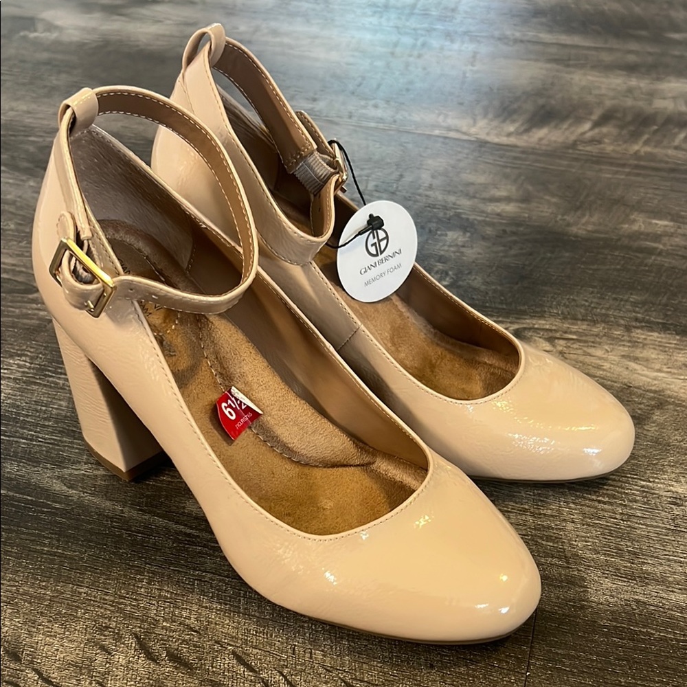 New Gianvito Rossi Cream Ankle Strap Heels